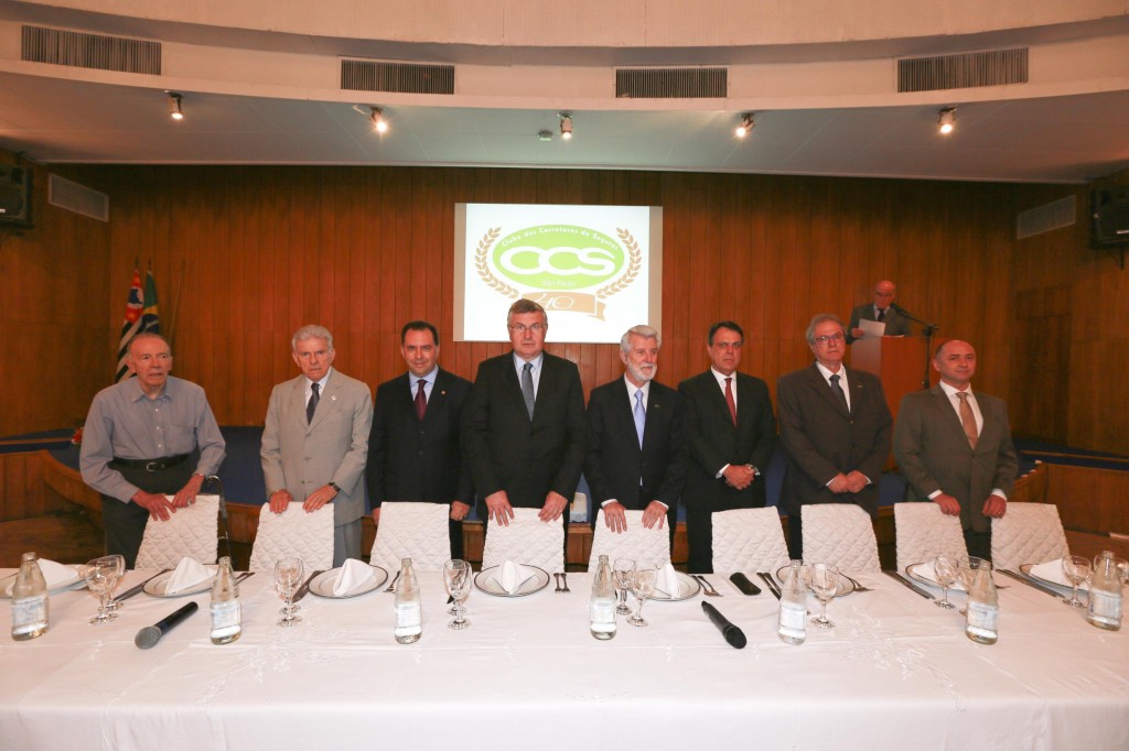 )  Mesa Diretora: Luis López Vázquez (APTS), Pedro Barbato Filho (Camaracor-SP), Alexandre Camillo (Sincor-SP), Marco Rossi, Adevaldo Calegari (CCS-SP), Marco A. Gonçalves (Bradesco), Paulo Meinberg (Ibracor)  e Dilmo B. Moreira (CVG-SP)