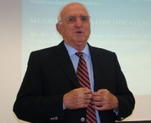 Dr. Ayrton Pimentel - Pimentel & Associados