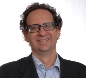 aaa Francisco Galiza MERCADO SEGURADOR - ECONOMISTA SUGERE QUE SEGURADORAS AJUDEM CORRETORES A SUPERAR CRISE ECONÔMICA “A parceria deve existir também em momentos difíceis”