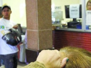 aaaaaaa PLANOS DE SAÚDE - ANS SUSPENDE MAIS 73 PLANOS DE 15 OPERADORAS Idoso e paciente com doença preexistente não podem ter atendimento recusado em hospitais - LEO FONTES / O TEMPO