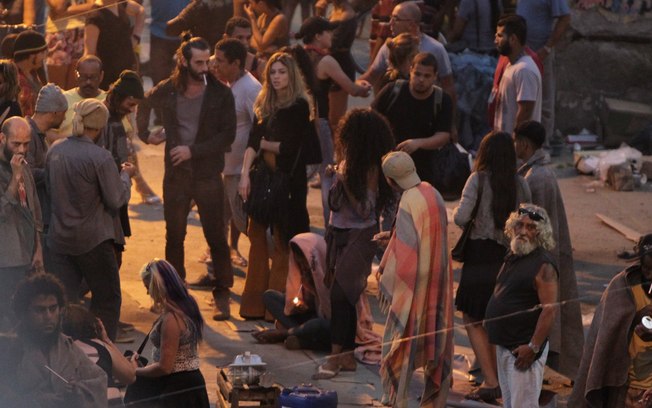 bbabba 2 FAMA - QUANTO GANHA UM FIGURANTE DE NOVELA DA TELEVISÃO? Gravação de Grazi Massafera para 'Verdades Secretas' contou com 300 figurantes - Marcello Sá Barretto/AgNews