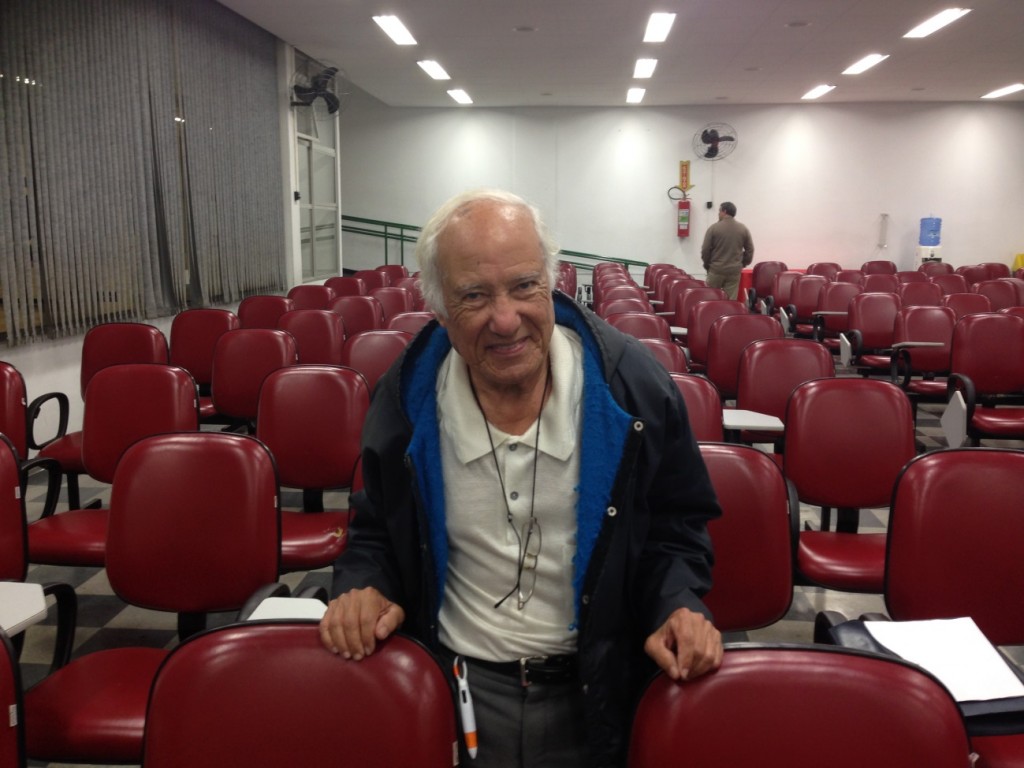 Luiz Gonzaga 1 LUIZ GONZAGA - A HISTORIA DE UMA CARREIRA FEITA DE APRENDIZADO PACIENTE E PERSEVERANSA LUIZ GONZAGA - NA DECADA DE 60 e 70 LOTOU MUITAS SALAS DE CINEMAS. HOJE ESTAS SALAS ESTÃO VAZIAS