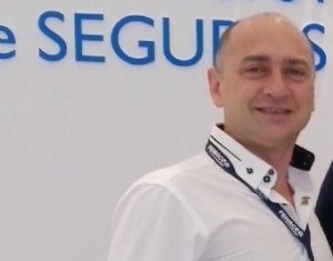 Conec 2 SEGUROS - 19º CONGRESSO BRASILEIRO DOS CORRETORES DE SEGUROS Dilmo Bantim Moreira - Presidente do CVG-SP
