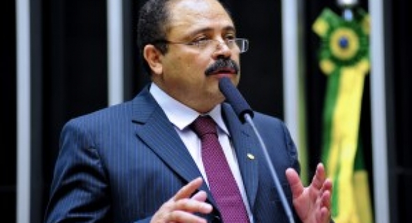Waldir Maranhão POLITICA - VOCÊ CONHECE WALDIR MARANHÃO? E GIACOBO? Waldir Maranhão - 1º Vice-Presidente da Câmara dos Deputados