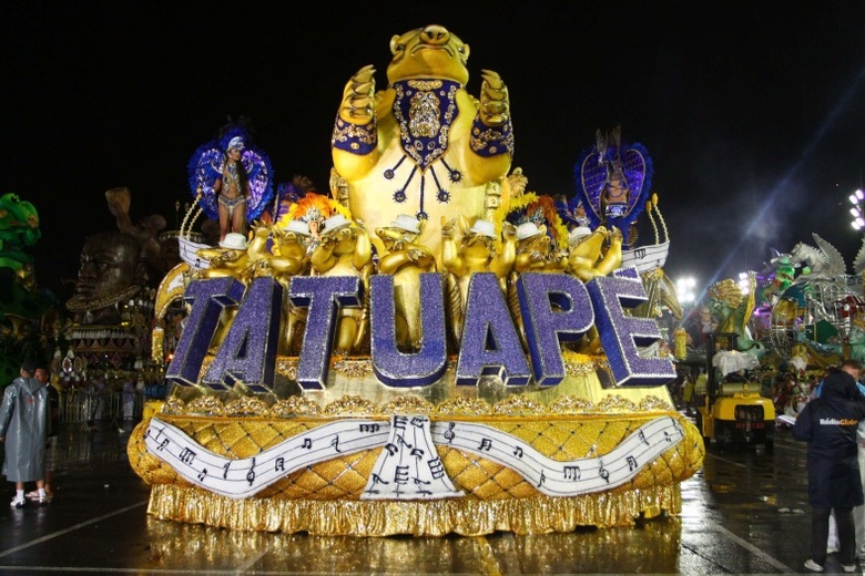 AScademicos do CARNAVAL DE SÃO PAULO 2016 - PRIMEIRA NOITE DOS DESFILES Carnaval 2013. Desfile da escola de samba Acadêmicos do Tatuapé, no sambódromo do Anhembi, em São Paulo, SP, na noite desta sexta-feira (8).