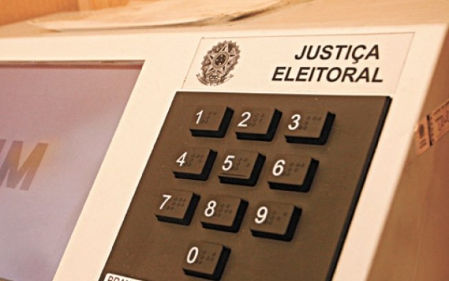 eleicao ELEIÇÕES MUNICIPAIS - SEM FINANCIAMENTO PRIVADO, DOAÇÃO ILEGAL DEVE CRESCER EM 2016. "Doadores vão pensar duas vezes antes de contribuir para campanhas". - Para especialistas, fim do financiamento privado dará ainda mais vantagem nas urnas a partidos com melhor estrutura.