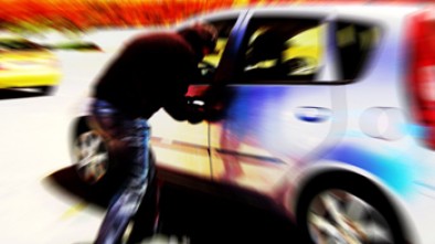 Carro Roubado SEGUROS - ROUBO/FURTO DE AUTOMEVEL: ENQUANTO VOCÊ ESTA LENDO A MATÉRIA, 4 VEÍCULOS ESTÃO DESAPARECENDO NO BRASIL Você sabe quantos carros “desapareceram” no Brasil nos últimos cinco anos?