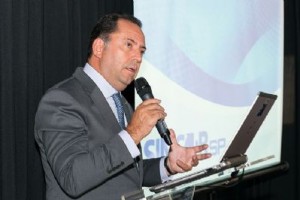 1 Alexandre Camillo MERCADO DE SEGUROS - SEGURO DE VIDA É A OPORTUNIDADE PARA O CORRETOR SE REINVENTAR Alexandre Camillo;
