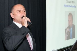 2 Dilmo B. Moreira MERCADO DE SEGUROS - SEGURO DE VIDA É A OPORTUNIDADE PARA O CORRETOR SE REINVENTAR Dilmo B. Moreira
