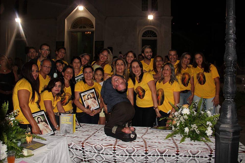 Ed 1 MONTESANTENSE FAZ LANÇAMENTO DO SEU LIVRO EM SUA CIDADE NATAL Claudio e o Coral da Santa cruz