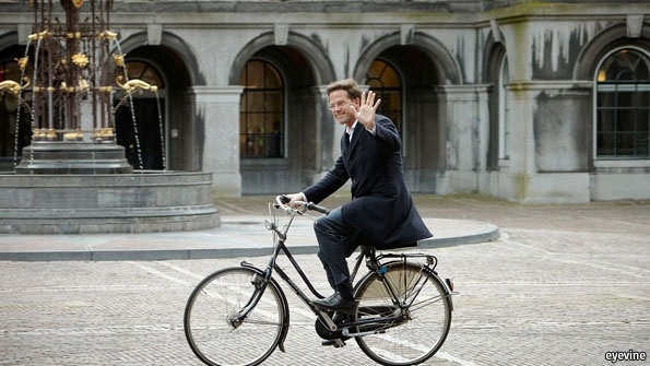 Primeiro-ministro Holanda de bicicleta.