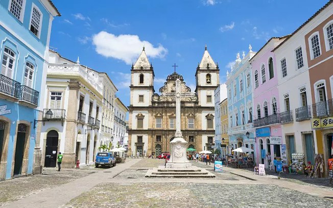 BA 2 FÉRIAS - POR QUE VIAJAR PARA A BAHIA EM JANEIRO? Salvador mistura praia, história e cultura