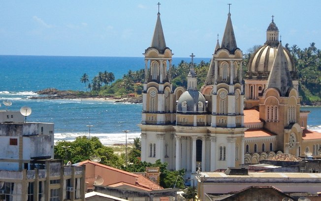 BA6 FÉRIAS - POR QUE VIAJAR PARA A BAHIA EM JANEIRO? Terra de Jorge Amado, Ilhéus é um dos destinos preferidos para quem visita a Bahia