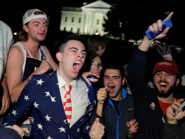 Eleitores comemoram vitória de Trump (Foto: Joshua Roberts/Reuters)