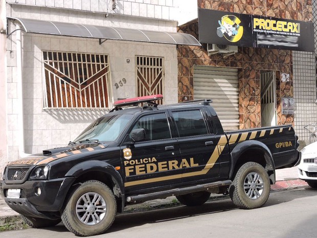 Fraude FRAUDE NO SEGURO DE AUTOMÓVEL - PF CUMPRE SEIS MANDATOS NO SUL DA BAHIA Operação Prata da Casa da Polícia Federal ocorreu nesta quinta (Foto: Divulgação/Polícia Federal)