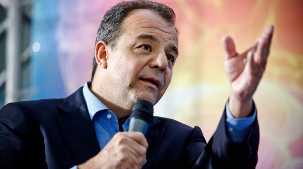 Sergio 1 LAVA JATO - EX-GOVERNADOR SÉRGIO CABRAL - É PRESO NO RIO DE JANEIRO Ex-governador Sérgio Cabral é suspeito de receber propina para a concessão de obras públicas - O Juiz Marcelo Bretas ainda determinou a prisão preventiva de outras pessoas.