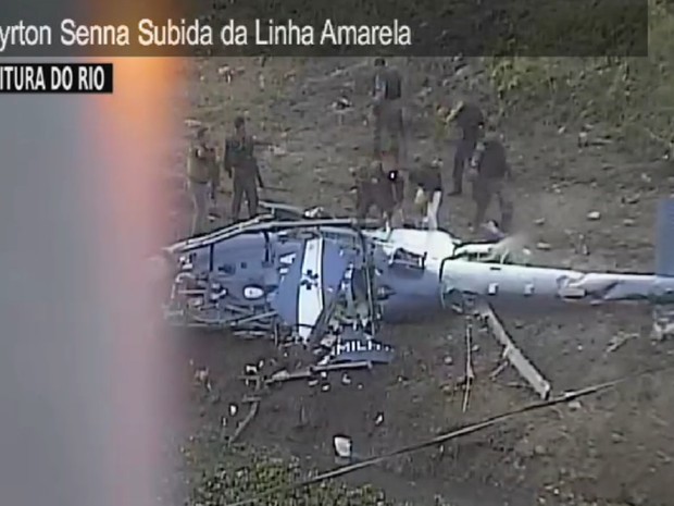 Helicóptero cai em área de tiroteio no Rio de Janeiro - Enorme tiroteio entre suspeitos da comunidade Cidade de Deus e policiais começou nesta manhã.