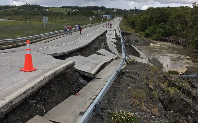 cHILE TERREMOTO DE 7.7 GRAUS ATINGE O SUL DO CHILE cHILE
