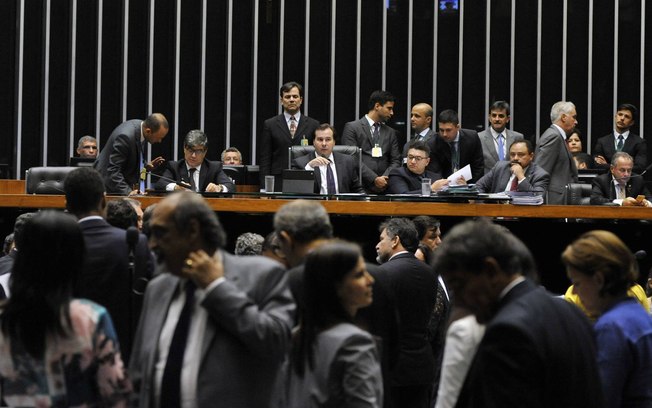 Deputados Federais durante votação das medidas anticorrupção - Luis Macedo / Câmara dos Deputados