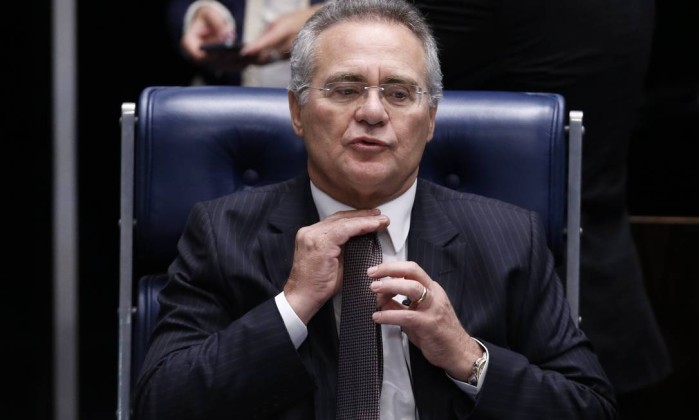 renan EXTRA!!! RENAN CALHEIROS É AFASTADO DA PRESIDÊNCIA DO SENADO O presidente do Senado, Renan Calheiros (PMDB-AL) - Jorge William / Agência O Globo - Liminar foi concedida pelo ministro Marco Aurélio. Petista Jorge Viana assume o cargo