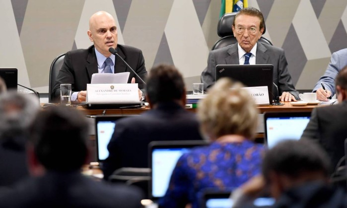 ccj A COMISSÃO DE CONSTITUIÇÃO E JUSTIÇA APROVA INDICAÇÃO DE ALEXANDRE DE MORAES PARA O STF ccj