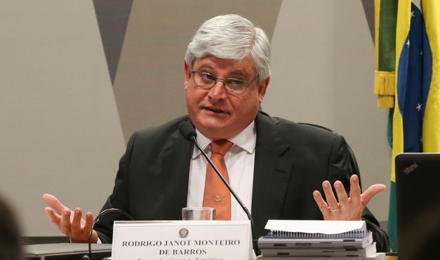 Rodrigo Janot DELAÇÃO DO FIM DO MUNDO PARTE II - JANOT ENTREGA A LISTA COM PEDIDO DE ABERTURA DE 83 INQUÉRITOS Rodrigo Janot