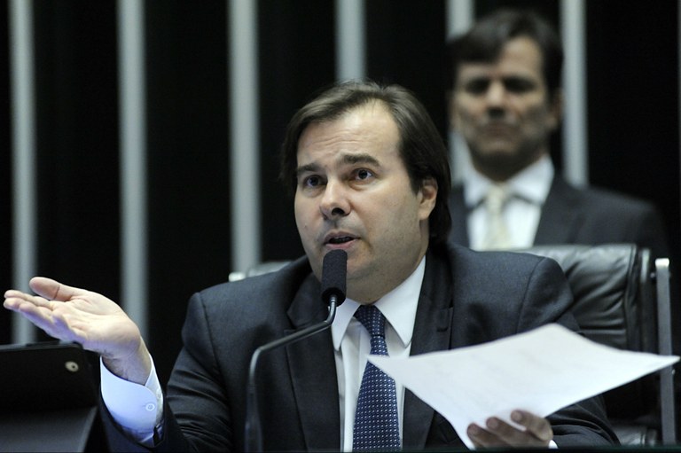 tERC. CÂMARA APROVA TERCEIRIZAÇÃO TOTAL - VEJA COMO VOTARAM OS DEPUTADOS tERC.