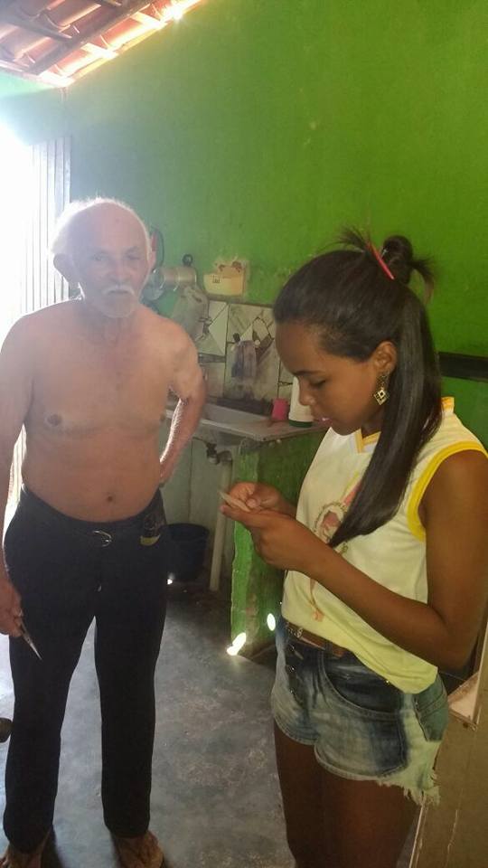 Q 11 QUEIMADAS/BA - ALUNOS DO COLEGIO SÔNIA MARIA SILVA REALIZAM AÇÃO SOLIDÁRIA Q 11