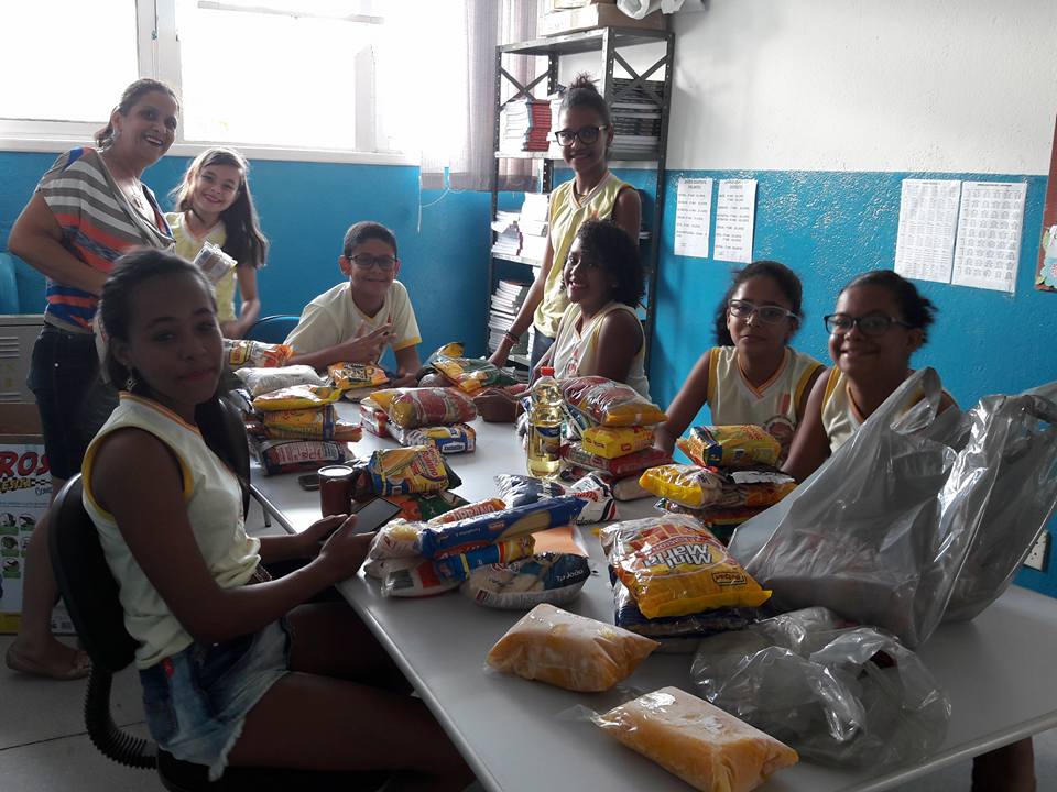 Q 5 QUEIMADAS/BA - ALUNOS DO COLEGIO SÔNIA MARIA SILVA REALIZAM AÇÃO SOLIDÁRIA Q 5