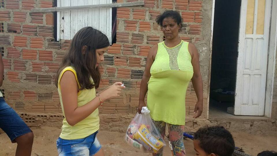 Q 9 QUEIMADAS/BA - ALUNOS DO COLEGIO SÔNIA MARIA SILVA REALIZAM AÇÃO SOLIDÁRIA Q 9