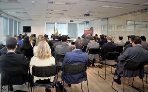 1 Plateia SEGURO GARANTIA - CERTIFICAÇÃO DE OBRAS PÚBLICAS É A SOLUÇÃO PARA VIABILIZAR O PRODUTO. 1 Plateia