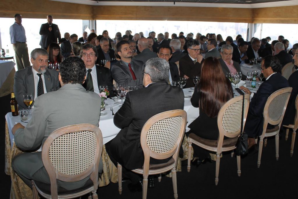 CCS2 CLUBE DOS CORRETORES DE SEGUROS DE SÃO PAULO REALIZA ENCONTRO E PRESTA HOMENAGEM A EX-MENTOR CCS2