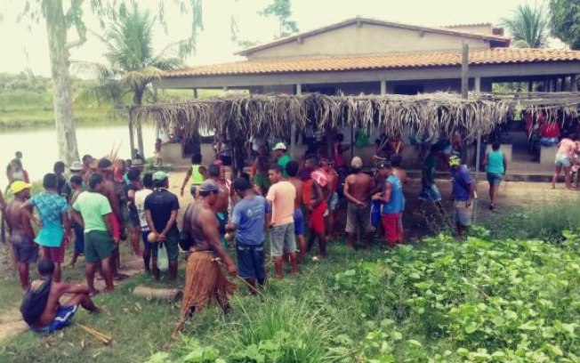 Indios PÂNICO NO MARANÃO - ATAQUE DE FAZENDEIROS DEIXA TREZE ÍNDIOS GRAVEMENTE FERIDOS Indios