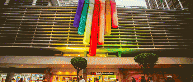 Foto 10 PARADA GAY REÚNE MULTIDÃO EM SÃO PAULO COM 19 TRIOS ELÉTRICOS Foto 10
