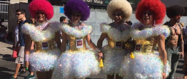 Foto 8 PARADA GAY REÚNE MULTIDÃO EM SÃO PAULO COM 19 TRIOS ELÉTRICOS Foto 8