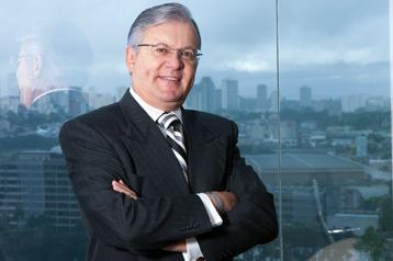 acacio SEGUROS GERAIS - LIDERANÇA NA PRÁTICA É O TEMA DO NOVO LIVRO DE ACACIO DE QUEIROZ acacio
