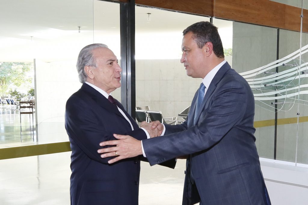 PTt EM POLÍTICA TUDO PODE ACONTECER PTt