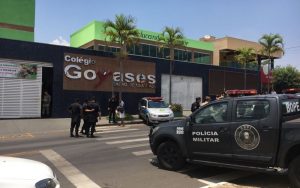 escola 4 ALUNO INVADE ESCOLA E MATA DOIS COLEGAS DEIXANDO VÁRIOS FERIDOS EM GOIÂNIA escola 4