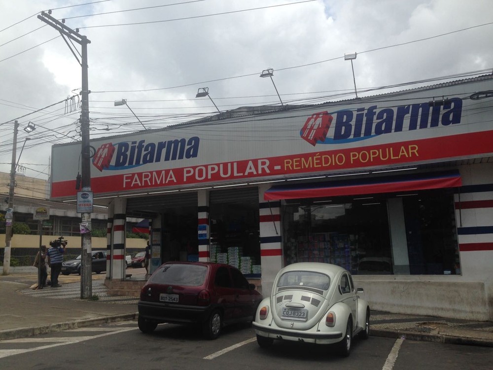 Farcma COM FILHO NO COLO PM MATA DOIS LADRÕES - TÉCNICA OU IMPRUDÊNCIA? Farcma