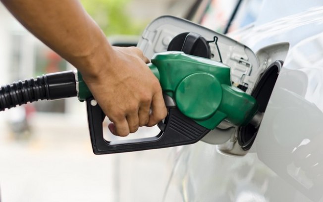 F IIIIIII 7 QUANTO SE PAGA PARA TER UM CARRO NO BRASIL? F IIIIIII 7