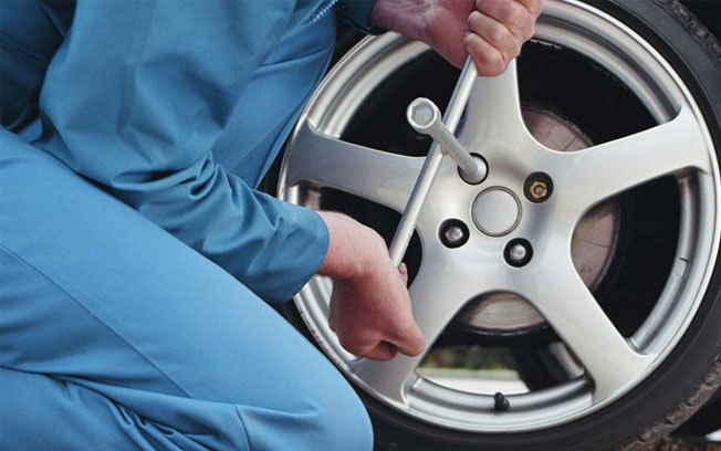 F IIIIIIII 8 QUANTO SE PAGA PARA TER UM CARRO NO BRASIL? F IIIIIIII 8