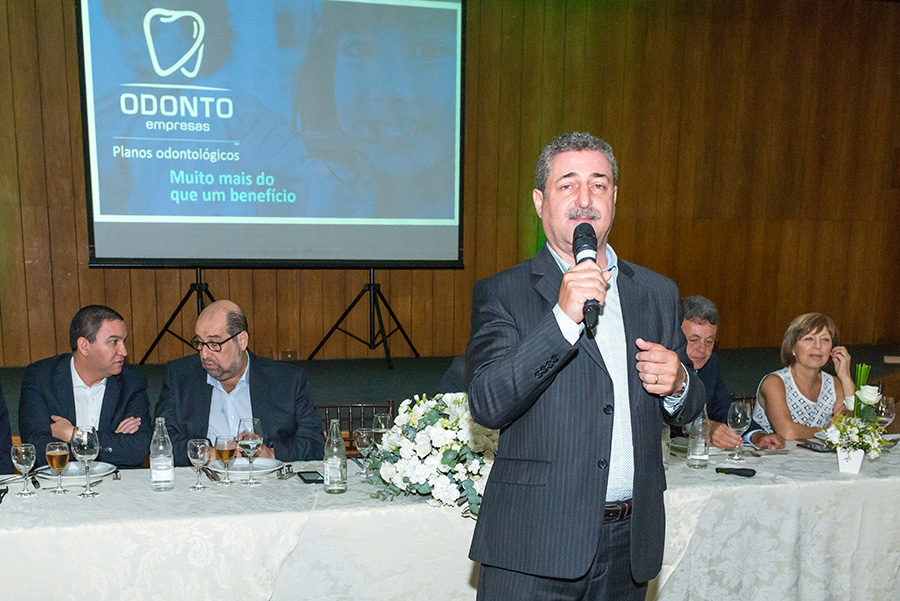 Odon 1 ODONTO EMPRESA APRESENTA PLANOS ODONTOLÓGICOS AOS CORRETORES Odon 1