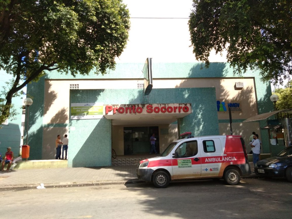 Onibus 3 ACIDENTE COM ÔNIBUS, CARRETA E CAMINHONETE DEIXA SETE MORTOS E MUITOS FERIDOS EM GOVERNADOR VALADARES/MG. Onibus 3