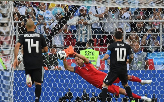 Messi 22 COPA DO MUNDO: MESSI PERDE PÊNALTI E ARGENTINA PARA NA DEFESA DA ISLÂNIA - EMPATE 1x1 Messi 22