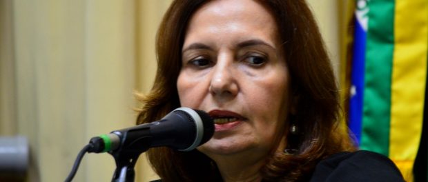 Deputada foto 1 ATENTADO? - A DEPUTADA MARTA ROCHA E SEU MOTORISTA SÃO ATACADOS A TIROS NO RIO DE JANEIRO Deputada foto 1