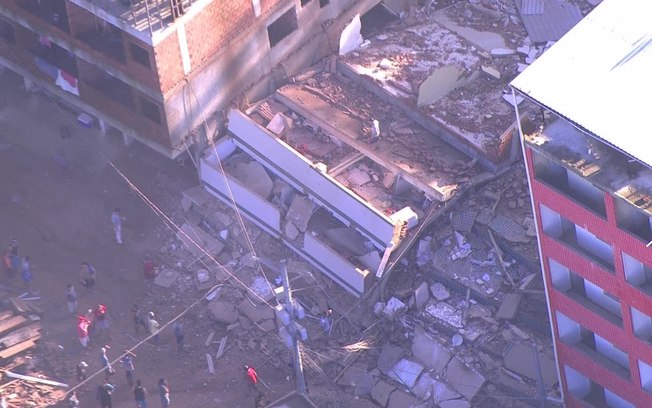 Predio TRAGÉDIA NO RIO DE JANEIRO - DOIS PRÉDIOS DESABAM EM COMUNIDADE Predio