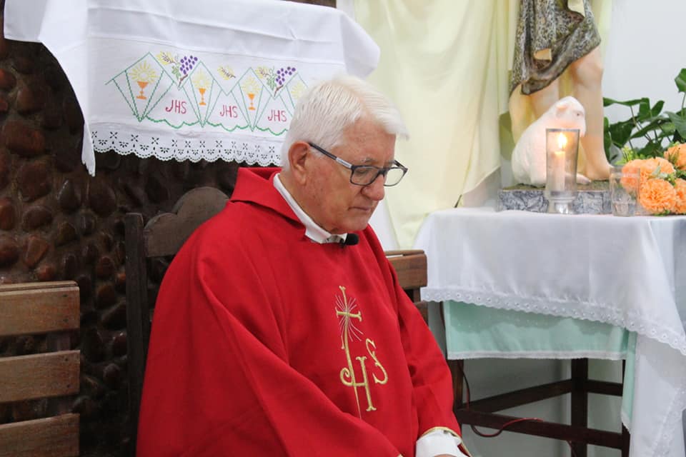 Padre 2 PADRE LUIZ TONETTO 80 ANOS DE VIDA E 55 ANOS DE SACERDÓCIO UNIDO DE FÉ NA DIOCESE DE SENHOR DO BONFIM/BA Padre 2