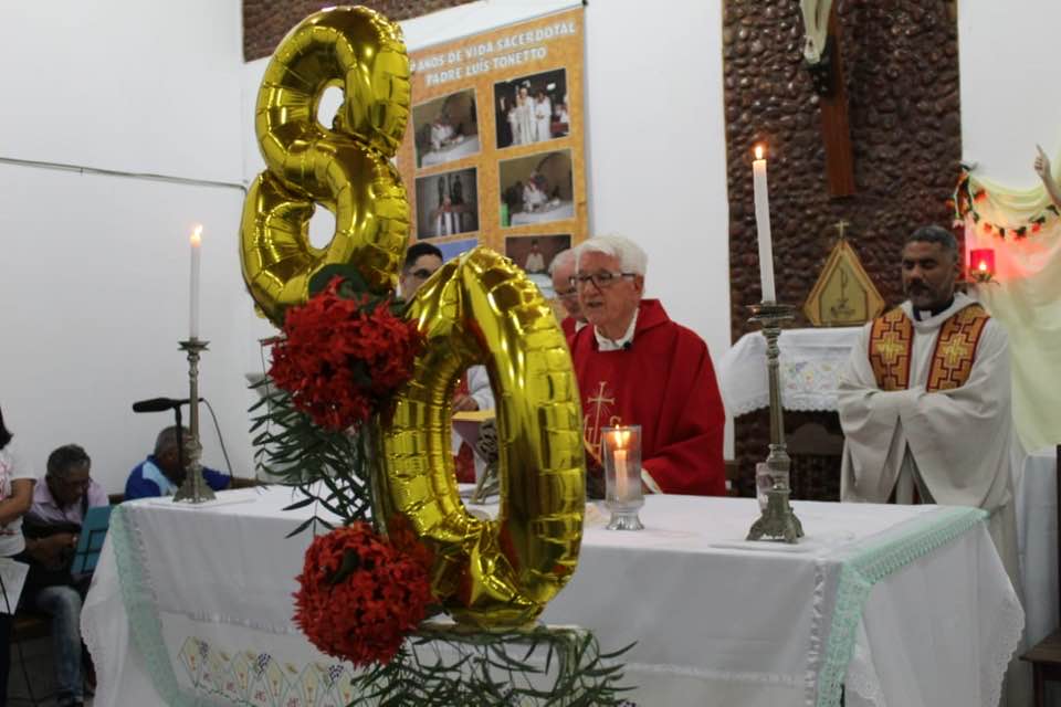 Padre 3 PADRE LUIZ TONETTO 80 ANOS DE VIDA E 55 ANOS DE SACERDÓCIO UNIDO DE FÉ NA DIOCESE DE SENHOR DO BONFIM/BA Padre 3