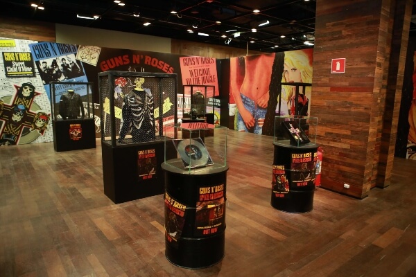 guns Carlinho EXPOSIÇÃO NO SHOPPING ANÁLIA FRANCO TRAZ “GUNS N’ROSES EXPERIENCE” guns Carlinho