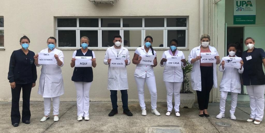 Veja 1 1 PROFISSIONAIS DE SAÚDE: OS HERÓIS EM AÇÃO Veja 1 1